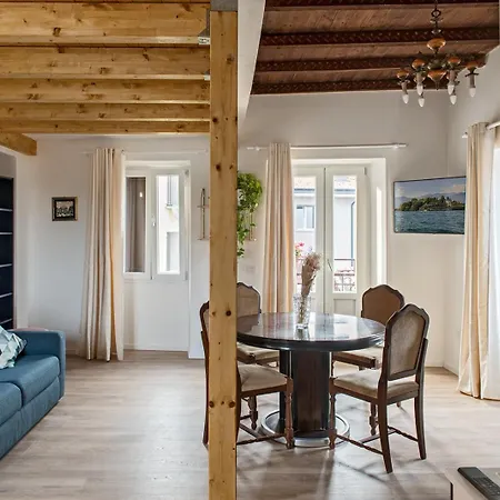 Complex Levoasi Apartment *